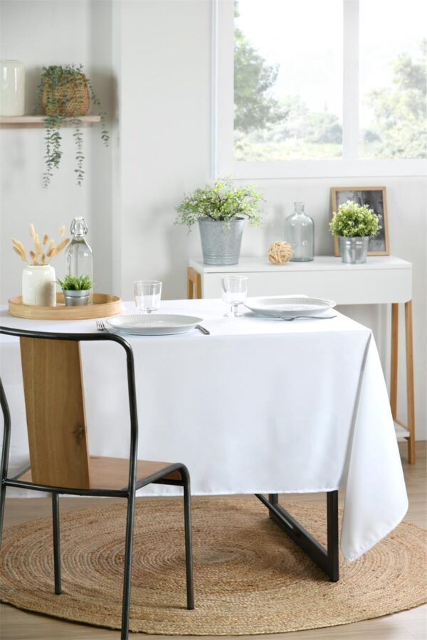 Nappe Rectangulaire Blanche – 145x240 cm – Polyester