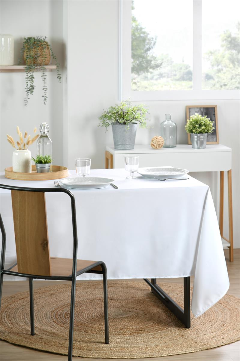 Nappe Rectangulaire Blanche – 145x240 cm – Polyester